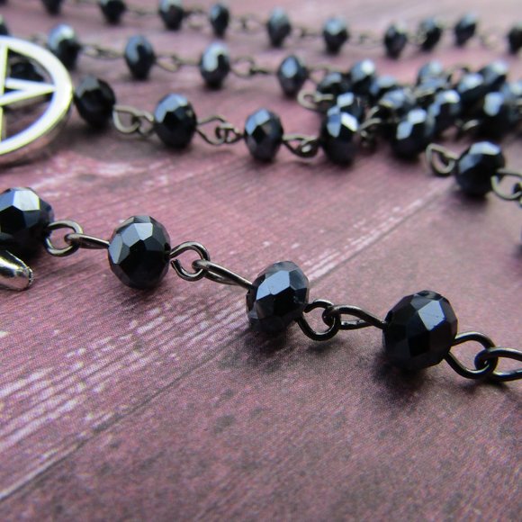 Mallgoth Spooky Bitch Glasses Chain Raven Crow Bird Skull Design - Picture 4 of 4